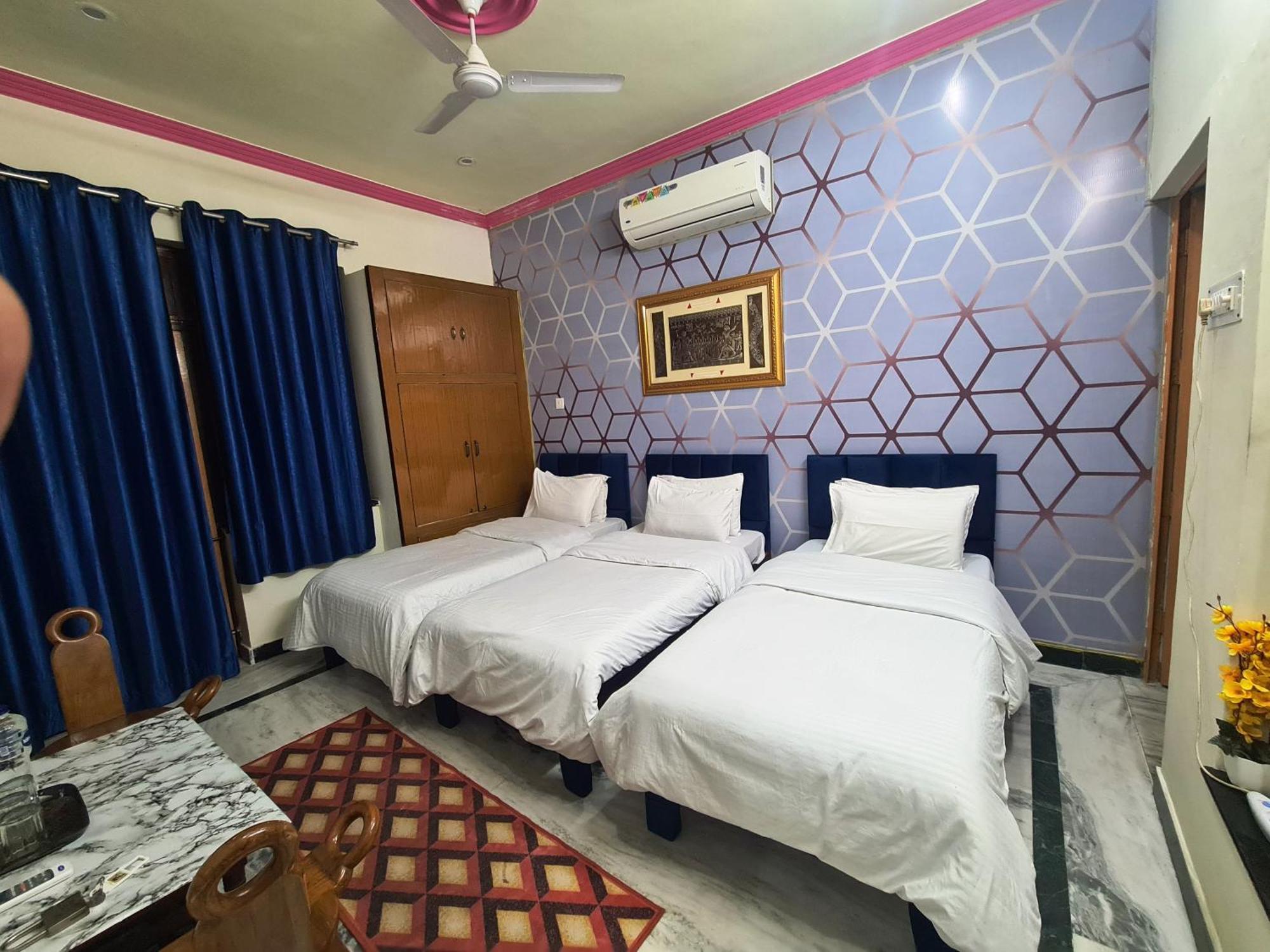Anukampa Paying Guest House Agra  Exterior foto